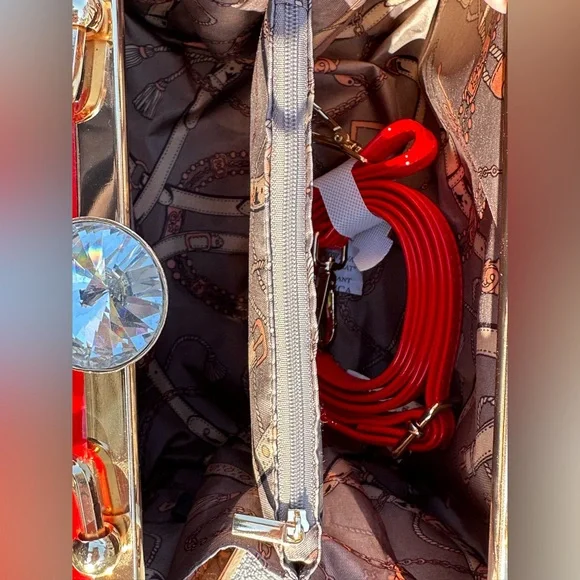 ‼️SOLD‼️Red Patent Leather Bag - Picture 2 of 6